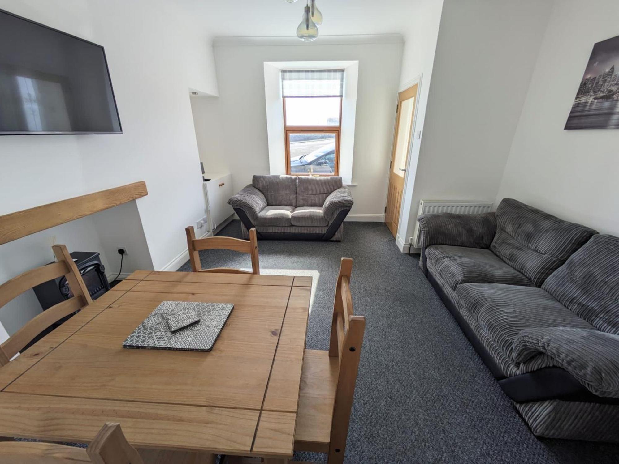 2 Bedroom Townhouse With Seaview On The Nc500 Wick 윅 외부 사진
